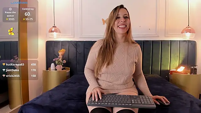 CarlaRossi  online show from March 17, 10:49 pm