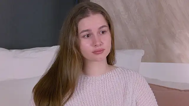 EllieHayes online show from April 27, 4:43 am