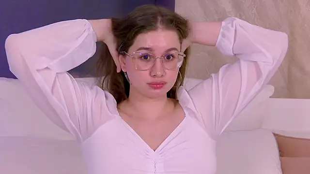 EllieHayes online show from July 4, 1:56 am