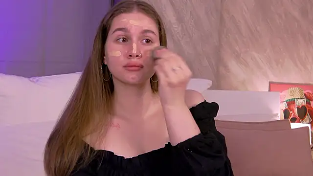 EllieHayes online show from July 10, 10:56 pm