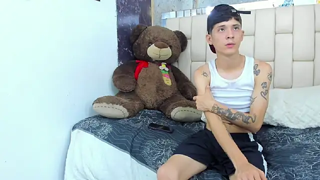 Bi Latin Boys1 online show from December 28, 11:52 am