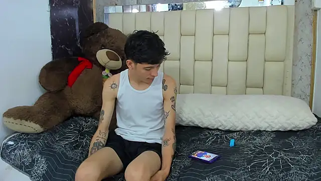 Bi Latin Boys1 online show from December 29, 1:38 pm