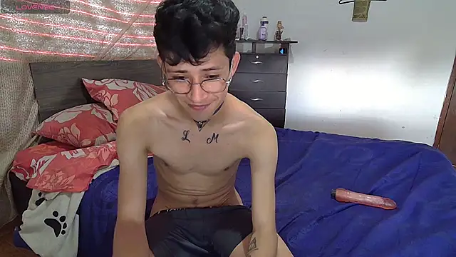 Snapshot of Sweet_c4mer0n chatting on October 13, 5:46 pm Sweet c4mer0n online show from October 13, 5:46 pm