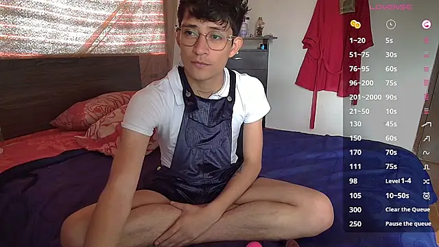 Snapshot of Sweet_c4mer0n chatting on October 14, 4:30 pm Sweet c4mer0n online show from October 14, 4:30 pm