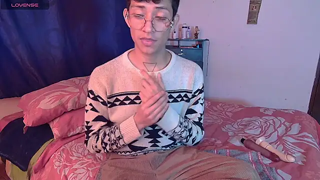 Snapshot of Sweet_c4mer0n chatting on October 21, 5:46 pm Sweet c4mer0n online show from October 21, 5:46 pm