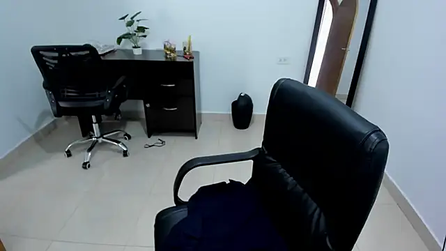 Snapshot of Adele_Sweett chatting on February 16, 1:49 pm Adele Sweett online show from February 16, 1:49 pm