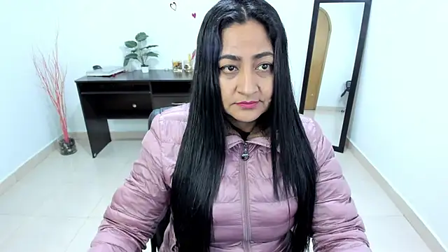 Snapshot of Adele_Sweett chatting on February 18, 12:06 pm Adele Sweett online show from February 18, 12:06 pm