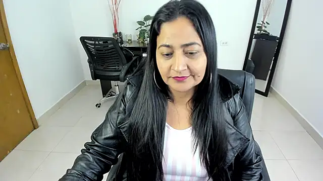 Snapshot of Adele_Sweett chatting on March 12, 1:08 pm Adele Sweett online show from March 12, 1:08 pm
