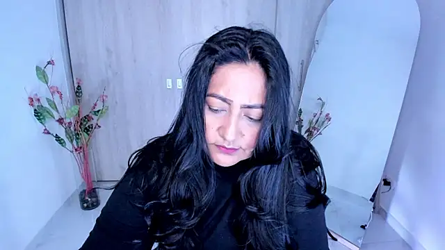 Adele Sweett online show from July 18, 11:03 am
