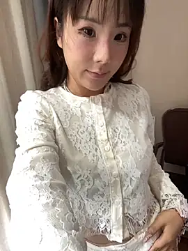 Snapshot of ChuChu1991 chatting on December 1, 5:45 am ChuChu1991 online show from December 1, 5:45 am