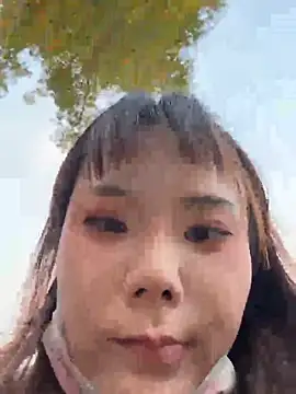 Snapshot of ChuChu1991 chatting on December 5, 9:40 am ChuChu1991 online show from December 5, 9:40 am