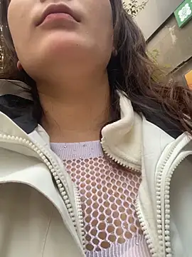 Snapshot of ChuChu1991 chatting on December 18, 12:17 am ChuChu1991 online show from December 18, 12:17 am