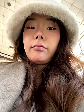 Snapshot of ChuChu1991 chatting on January 13, 2:17 am ChuChu1991 online show from January 13, 2:17 am