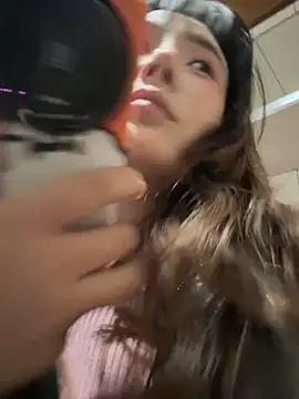 Snapshot of ChuChu1991 chatting on March 7, 3:14 am ChuChu1991 online show from March 7, 3:14 am