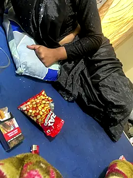 Snapshot of United3 chatting on November 23, 10:15 am United3 online show from November 23, 10:15 am