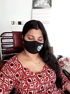 Snapshot of Hot-Angel_ chatting on April 10, 4:06 am Hot-Angel online show from April 10, 4:06 am