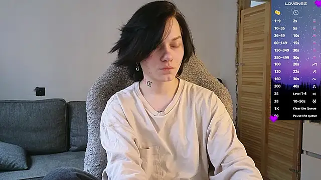 esajukyy online show from March 5, 7:59 am