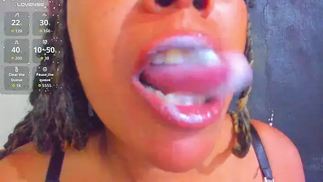 Snapshot of KamariaFyre chatting on November 3, 8:10 pm KamariaFyre online show from November 3, 8:10 pm