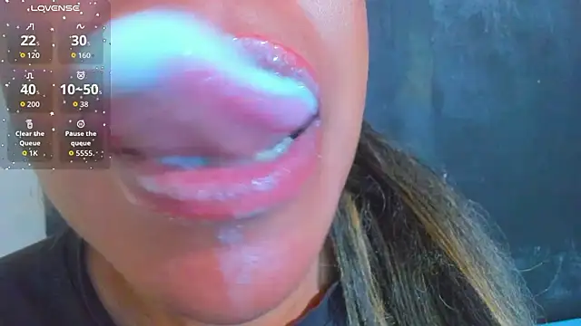 Snapshot of KamariaFyre chatting on November 21, 3:49 am KamariaFyre online show from November 21, 3:49 am