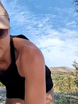 Snapshot of Samira-Summer chatting on October 10, 9:08 am Samira-Summer online show from October 10, 9:08 am