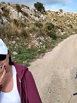 Snapshot of Samira-Summer chatting on November 4, 12:15 pm Samira-Summer online show from November 4, 12:15 pm