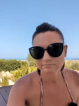 Snapshot of Samira-Summer chatting on July 30, 2:05 pm Samira-Summer online show from July 30, 2:05 pm