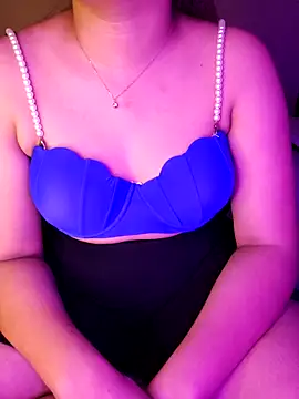 Snapshot of Olivia3 chatting on September 23, 8:01 pm Olivia3 online show from September 23, 8:01 pm