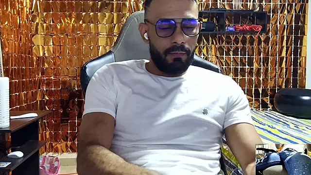 Snapshot of BEN_BLAZE chatting on January 19, 11:32 pm BEN BLAZE online show from January 19, 11:32 pm