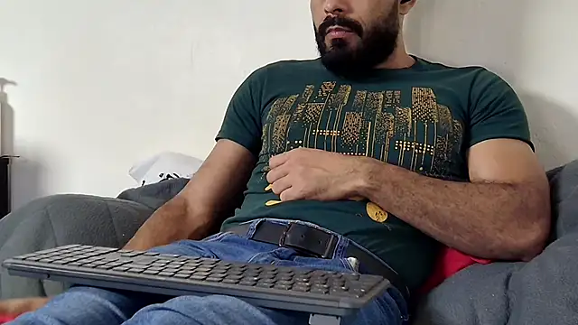 Snapshot of BEN_BLAZE chatting on March 5, 4:02 am BEN BLAZE online show from March 5, 4:02 am