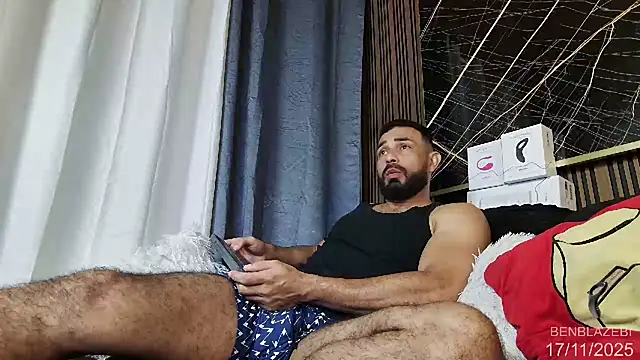 Snapshot of BEN_BLAZE chatting on November 17, 12:22 pm BEN BLAZE online show from November 17, 12:22 pm