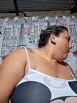 Snapshot of chubby_sexy_big_tits chatting on October 21, 12:11 am chubby sexy big tits online show from October 21, 12:11 am