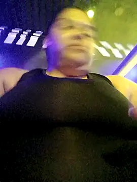 Snapshot of chubby_sexy_big_tits chatting on November 30, 3:21 am chubby sexy big tits online show from November 30, 3:21 am