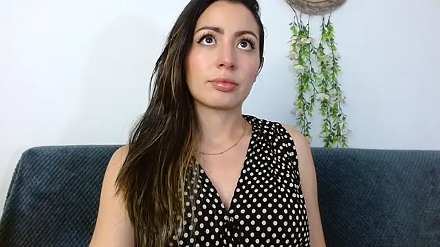 Snapshot of Kendal_Mosk chatting on December 17, 8:21 pm Kendal Mosk online show from December 17, 8:21 pm