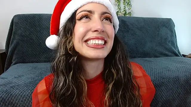 Snapshot of Kendal_Mosk chatting on December 19, 8:13 pm Kendal Mosk online show from December 19, 8:13 pm