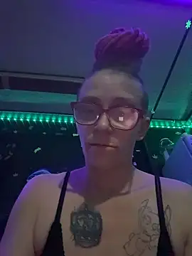 Stonermama666420 online show from February 22, 4:57 am