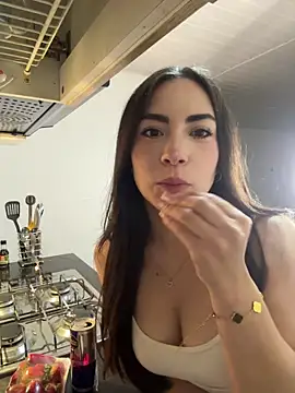 Melody 04 online show from December 14, 1:11 am