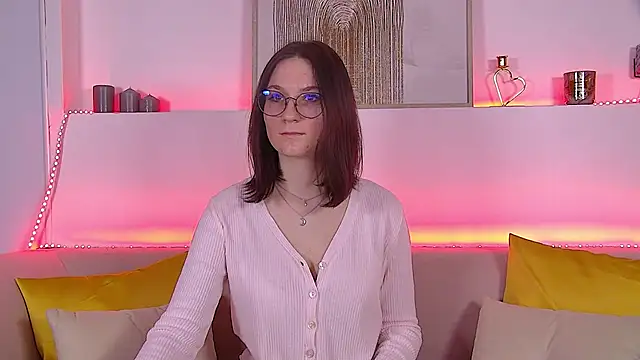 Snapshot of VictoriaArdern chatting on February 1, 6:43 am VictoriaArdern online show from February 1, 6:43 am