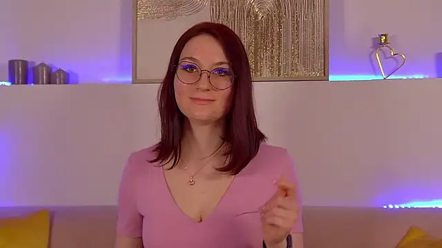 Snapshot of VictoriaArdern chatting on March 12, 7:28 pm VictoriaArdern online show from March 12, 7:28 pm