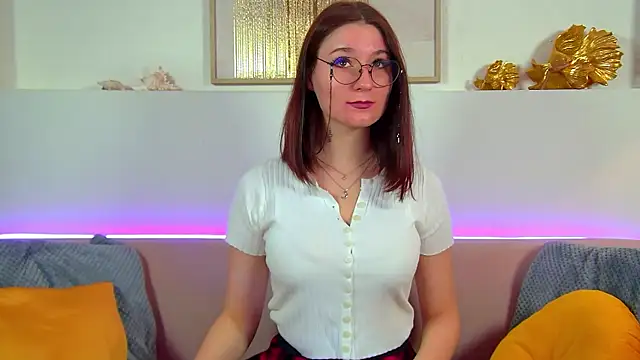 Snapshot of VictoriaArdern chatting on September 28, 6:30 am VictoriaArdern online show from September 28, 6:30 am