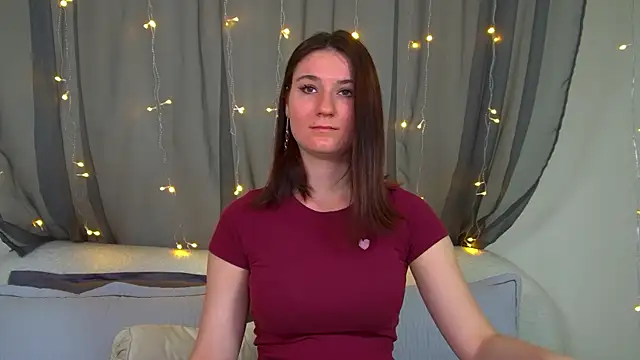 Snapshot of VictoriaArdern chatting on November 17, 6:30 am VictoriaArdern online show from November 17, 6:30 am