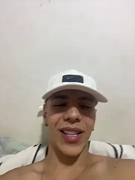 Snapshot of Flynn_Riider chatting on February 27, 10:31 pm Flynn Riider online show from February 27, 10:31 pm