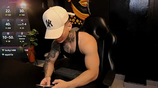 Snapshot of Flynn_Riider chatting on November 17, 5:19 pm Flynn Riider online show from November 17, 5:19 pm