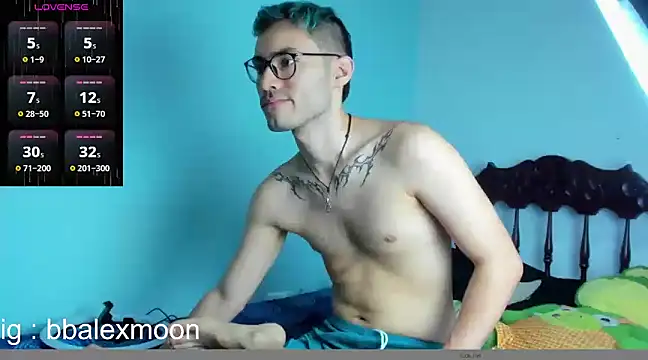 Snapshot of alexdesire chatting on December 26, 1:32 pm alexdesire online show from December 26, 1:32 pm