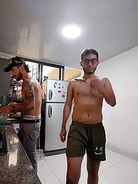 Snapshot of alexdesire chatting on October 5, 5:11 pm alexdesire online show from October 5, 5:11 pm