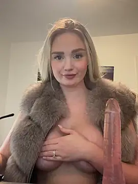 CherryEmmy online show from January 25, 9:25 pm