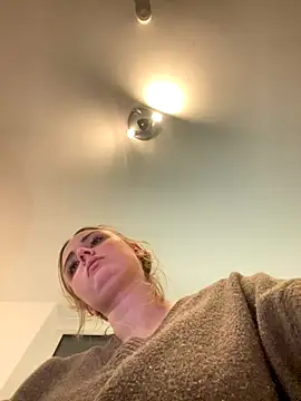 CherryEmmy online show from November 27, 6:32 pm