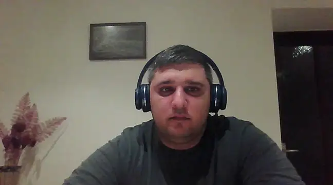 Snapshot of _revianzip1 chatting on December 21, 5:40 pm  revianzip1 online show from December 21, 5:40 pm