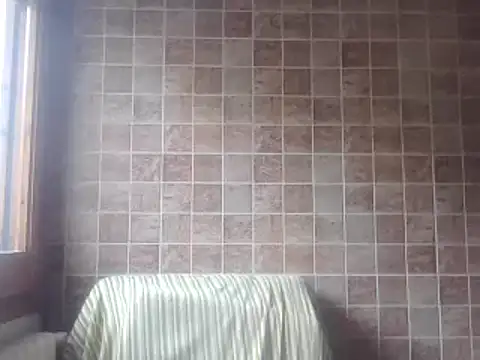 Snapshot of _revianzip1 chatting on December 24, 12:33 pm  revianzip1 online show from December 24, 12:33 pm