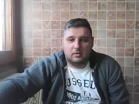 Snapshot of _revianzip1 chatting on December 29, 2:10 pm  revianzip1 online show from December 29, 2:10 pm