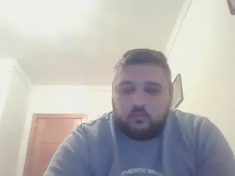 Snapshot of _revianzip1 chatting on February 10, 6:03 pm  revianzip1 online show from February 10, 6:03 pm